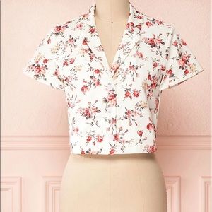 NWT Floral cropped Top